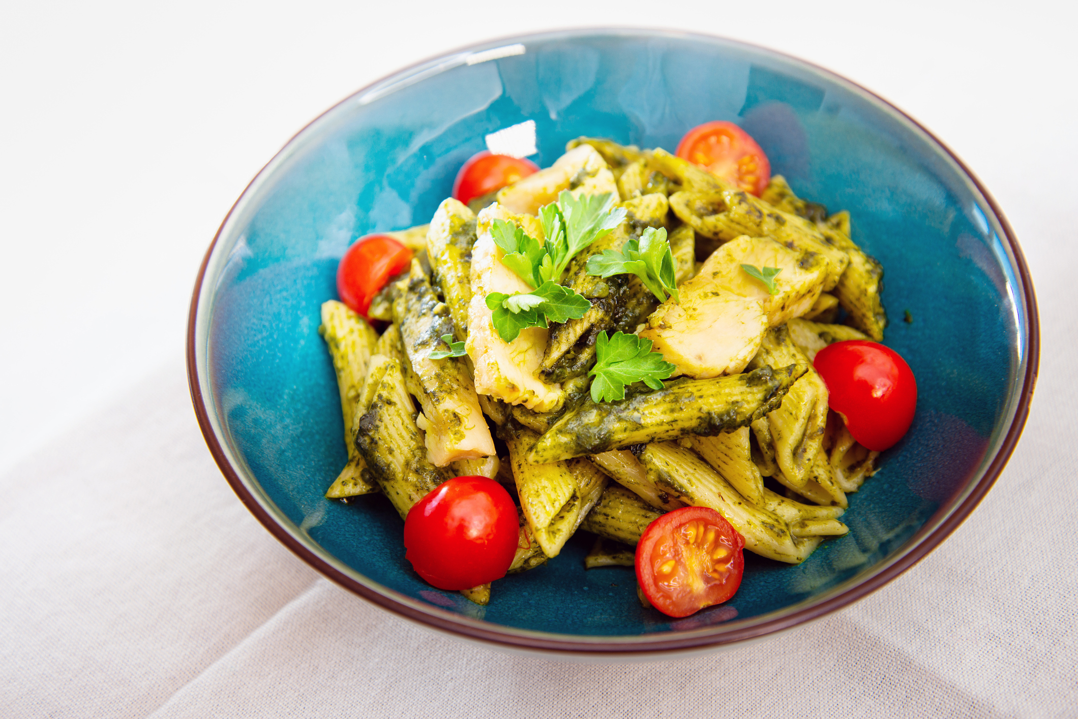 Mini Penne au Poulet et Pesto